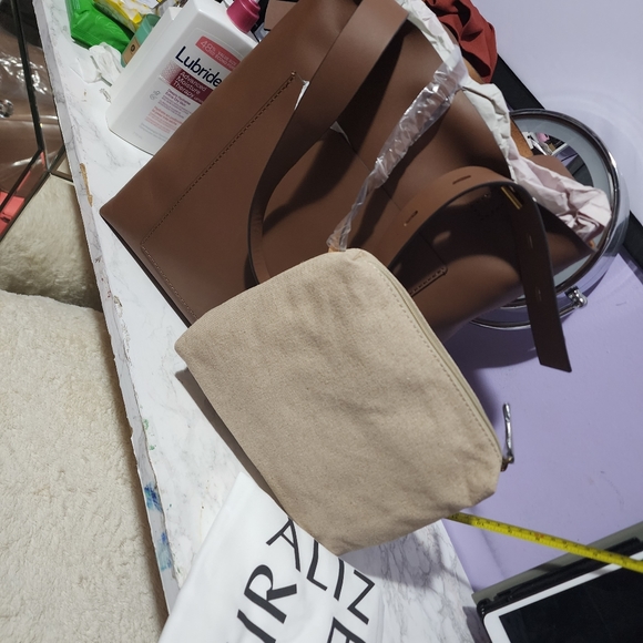 Purse - Picture 1 of 3